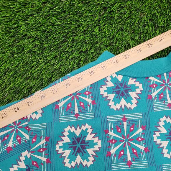 Vintage Snowflakes AOP Sweatshirt Womens XL 22x26 Blue - Picture 4 of 11